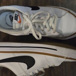 Nike Men's White and Black Sneakers